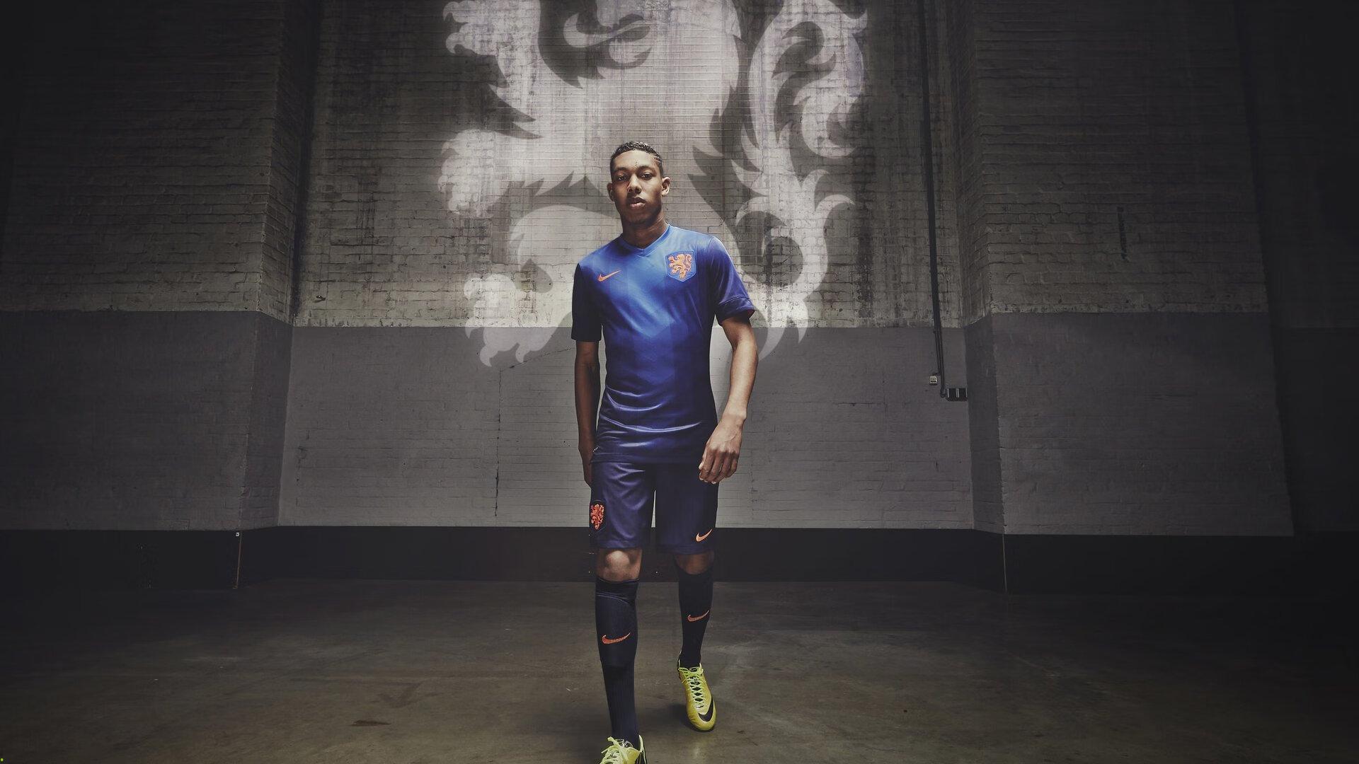 姆巴佩梅开二度助巴黎圣日耳曼逆转取胜 法甲争冠悬念再起