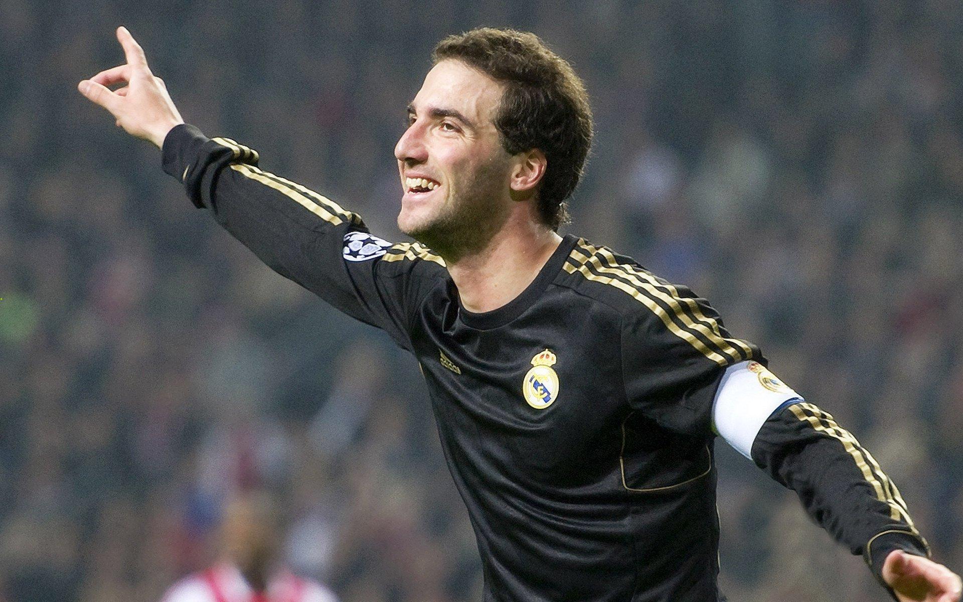 豪门重磅引援！顶级中场天价转会尘埃落定，新东家豪掷千金锁定核心