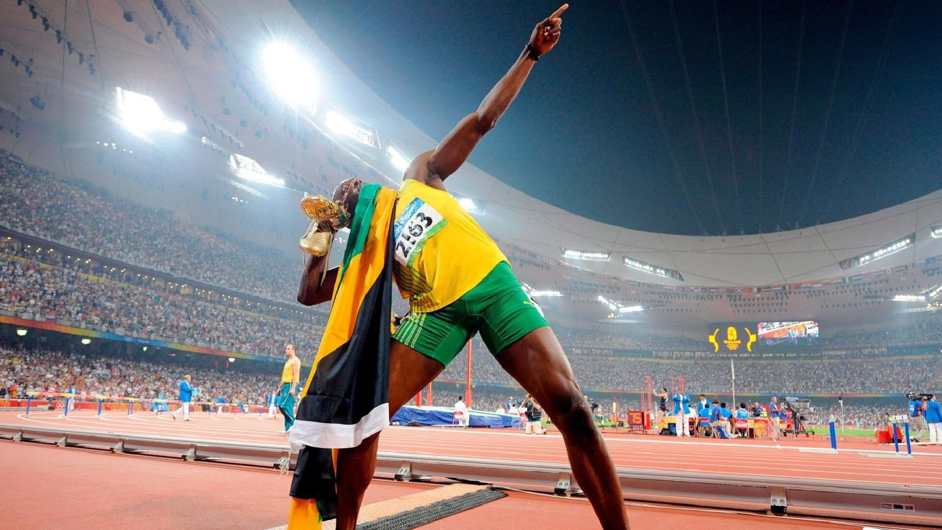 中国速度滑冰队再创佳绩 小将张雨菲打破全国纪录