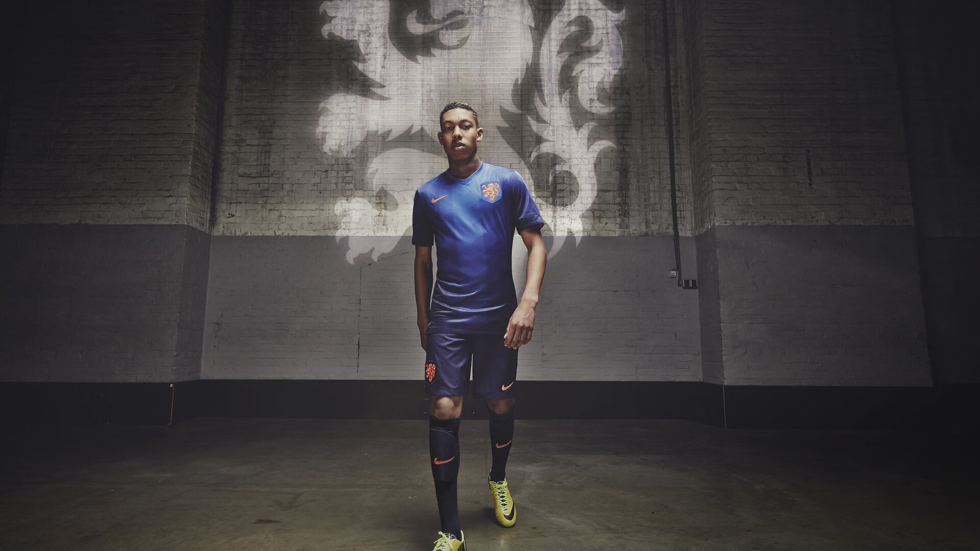 转会市场风云再起，豪门争夺战与新兴势力崛起