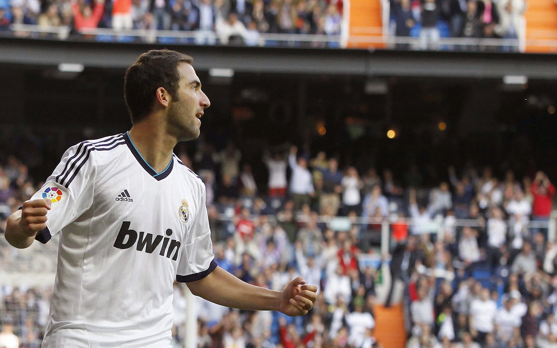 小法揭秘莫拉塔换人幕后，战术棋局中的一步早定之棋